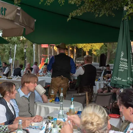 Hotel-restaurant Dechbettener Hof Hotel